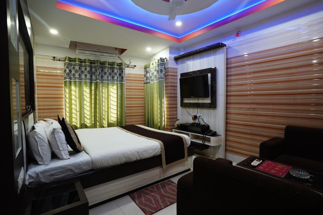 סיליגורי Tirupati Lodge Njp מראה חיצוני תמונה